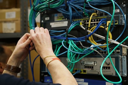hands_wires